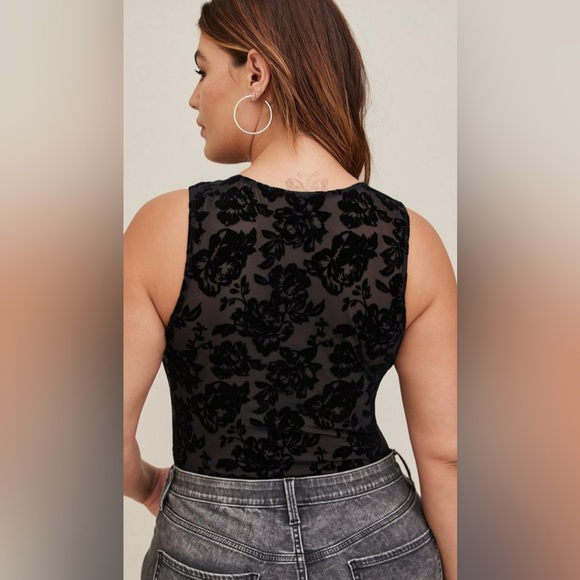 NWT Torrid Black Flocked Mesh Bodysuit size 1/1X (14-16) but runs small - Picture 9 of 9